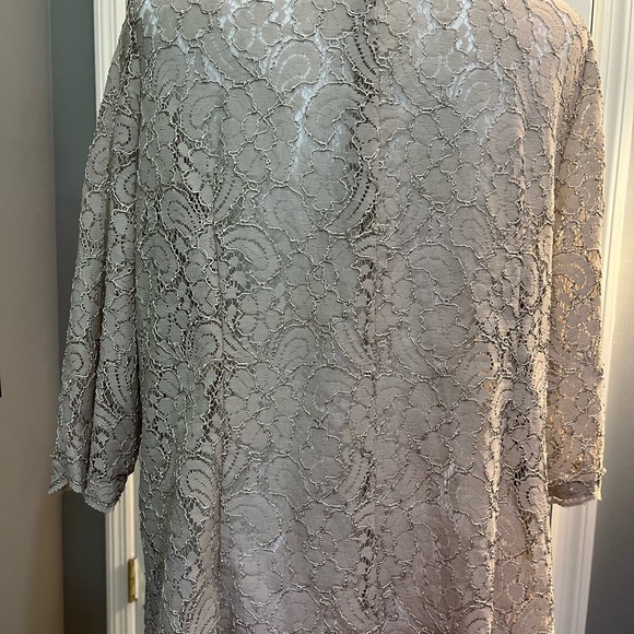 Scalloped lace overlay jacket. Delicate airy taupe. Size 22. - Picture 4 of 10